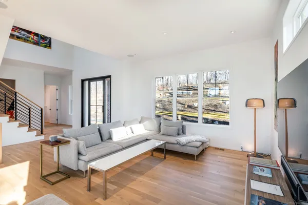 $1,650,000 | 4 Vona Way, Newtown, CT 06470