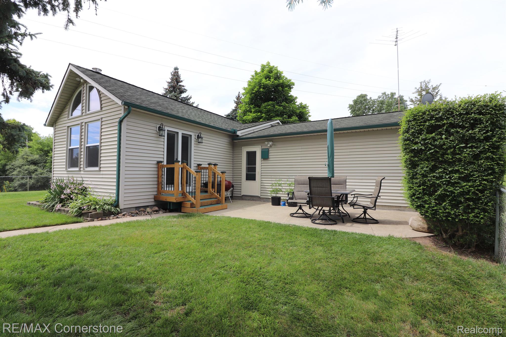 951 Old Plank Road Milford, MI 48381 - Photo 3 of 26 Back of House