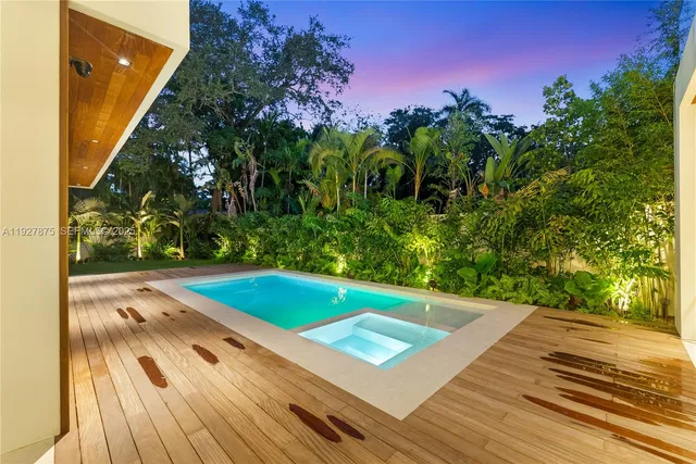 $9,250,000 | 2800 Calusa Street, Miami, FL 33133