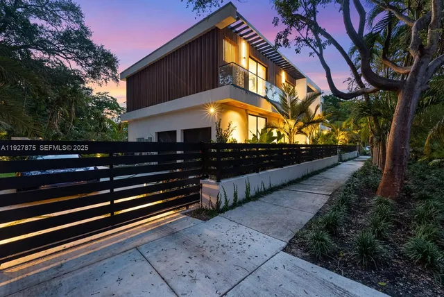 $9,250,000 | 2800 Calusa Street, Miami, FL 33133