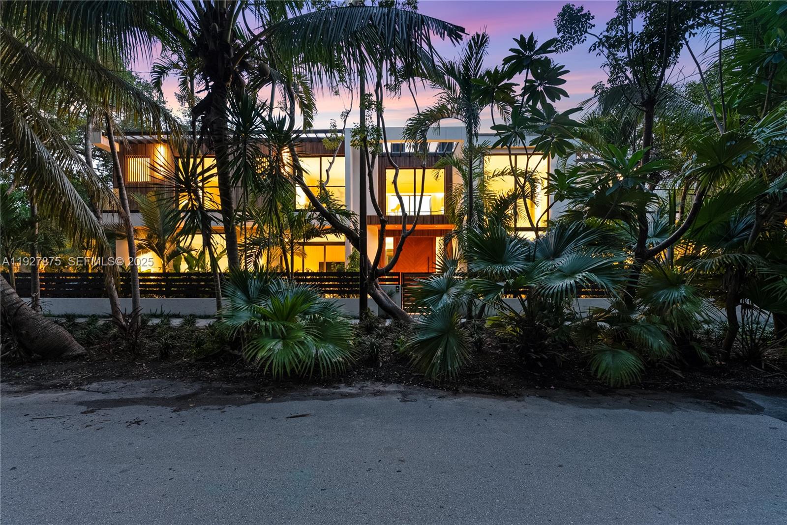 2800 Calusa Street Miami, FL 33133 - Photo 70 of 71 a view of outdoor space with trees