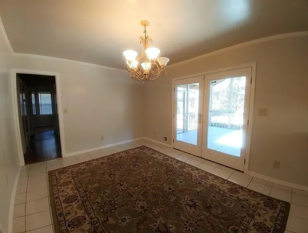 a view of empty room with window