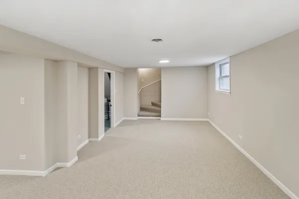 $284,700 | 172 Strieff Avenue, Chicago Heights, IL 60411