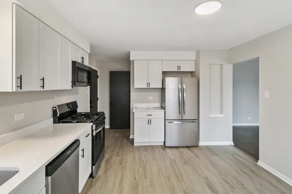 $284,700 | 172 Strieff Avenue, Chicago Heights, IL 60411