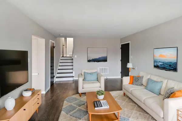 $284,700 | 172 Strieff Avenue, Chicago Heights, IL 60411