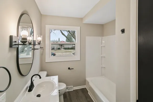 $284,700 | 172 Strieff Avenue, Chicago Heights, IL 60411