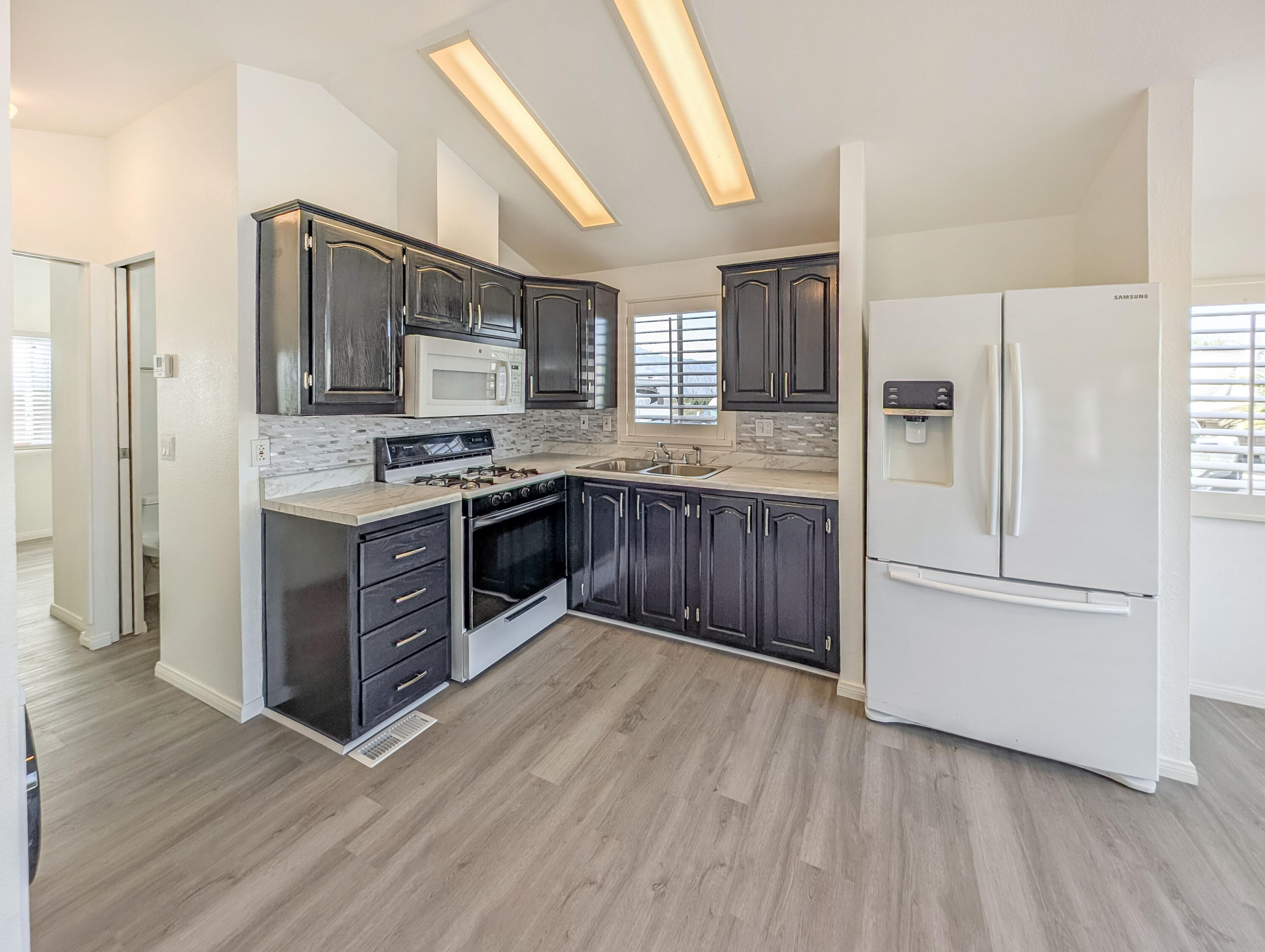 70200 Dillon Road, Unit 284 Desert Hot Springs, CA 92241 - Photo 12 of 30 284 (38 of 40)