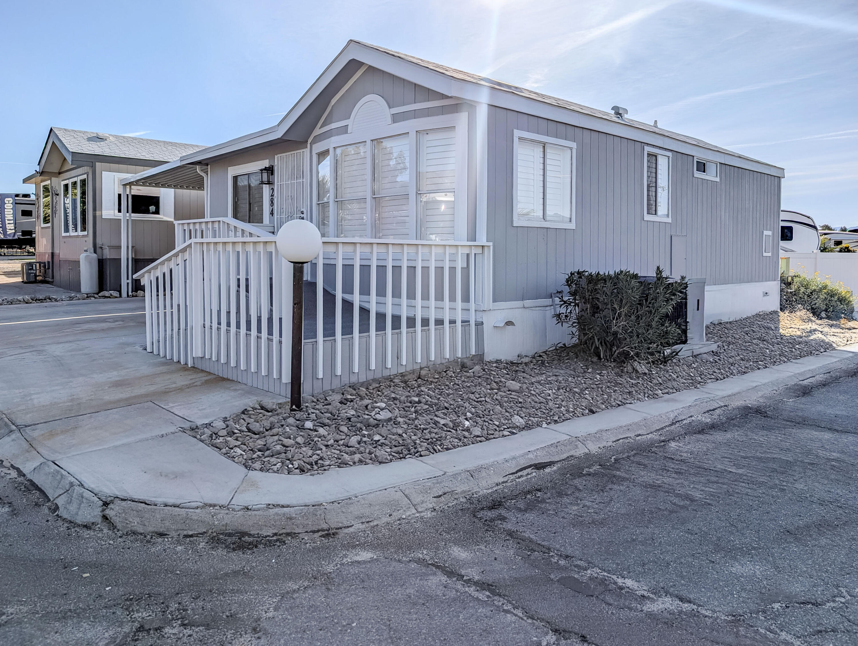 70200 Dillon Road, Unit 284 Desert Hot Springs, CA 92241 - Photo 3 of 30 284 (7 of 40)