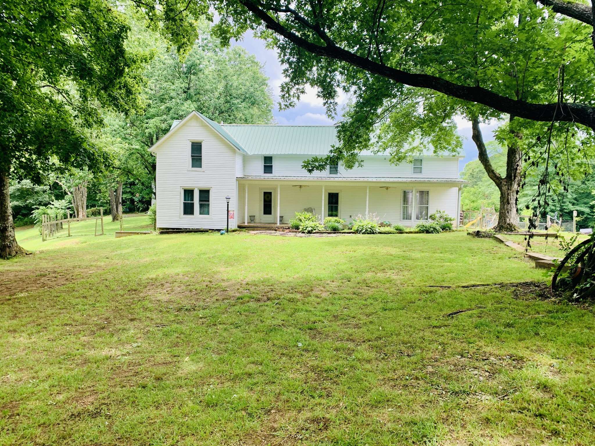 1315 Hamble Road Charlotte, TN 37036 - Photo 2 of 50 Gallery Image 2