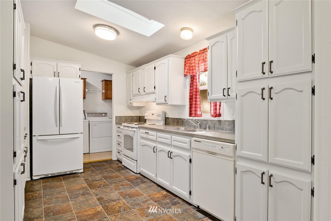 475 Alger Cain Lake Road Sedro-Woolley, WA 98284 - Photo 2 of 23 Gallery Image 2