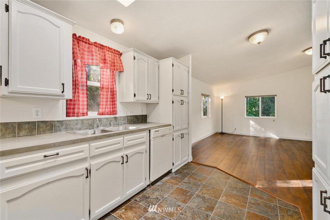 475 Alger Cain Lake Road Sedro-Woolley, WA 98284 - Photo 4 of 23 Gallery Image 4