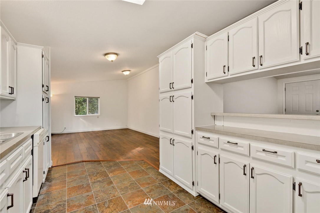 475 Alger Cain Lake Road Sedro-Woolley, WA 98284 - Photo 5 of 23 Gallery Image 5