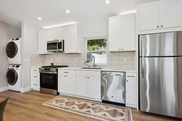 $2,980 | 196 Amapola Avenue, Unit A, Pacifica, CA 94044