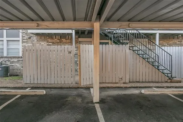 a view of a garage