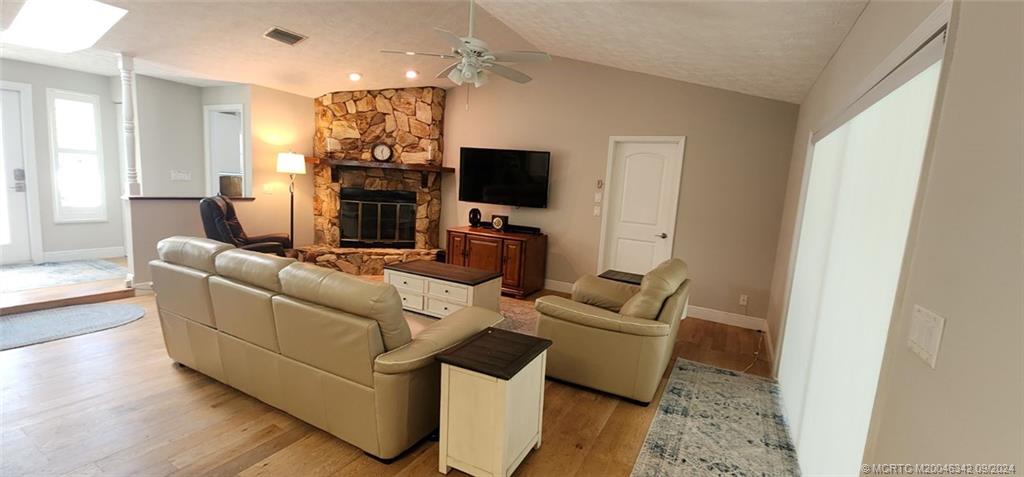 4898 Southeast Major Way Stuart, FL 34997 - Photo 8 of 28 Gallery Image 8