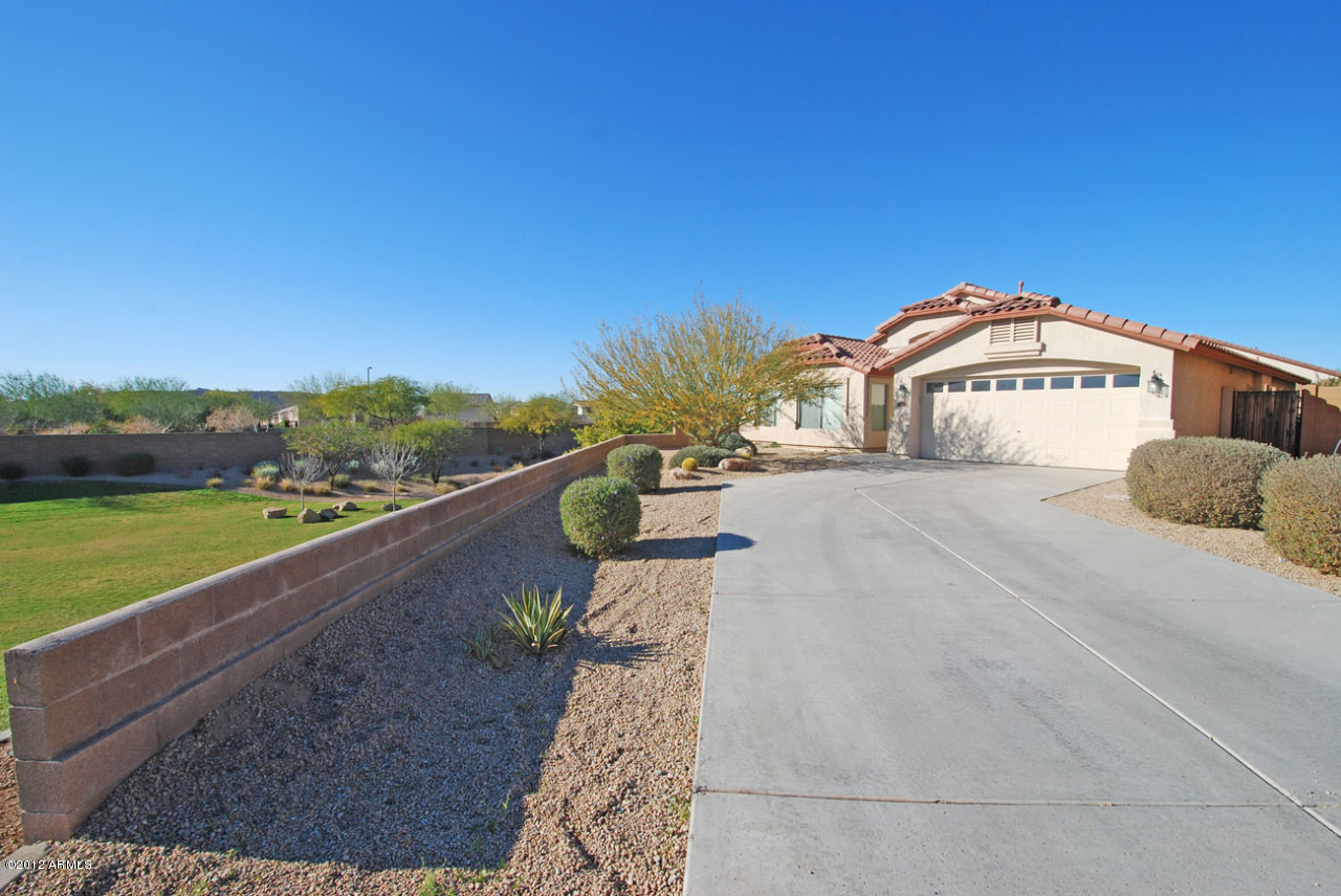 2226 West Steed Ridge Phoenix, AZ 85085 - Photo 2 of 11 Front