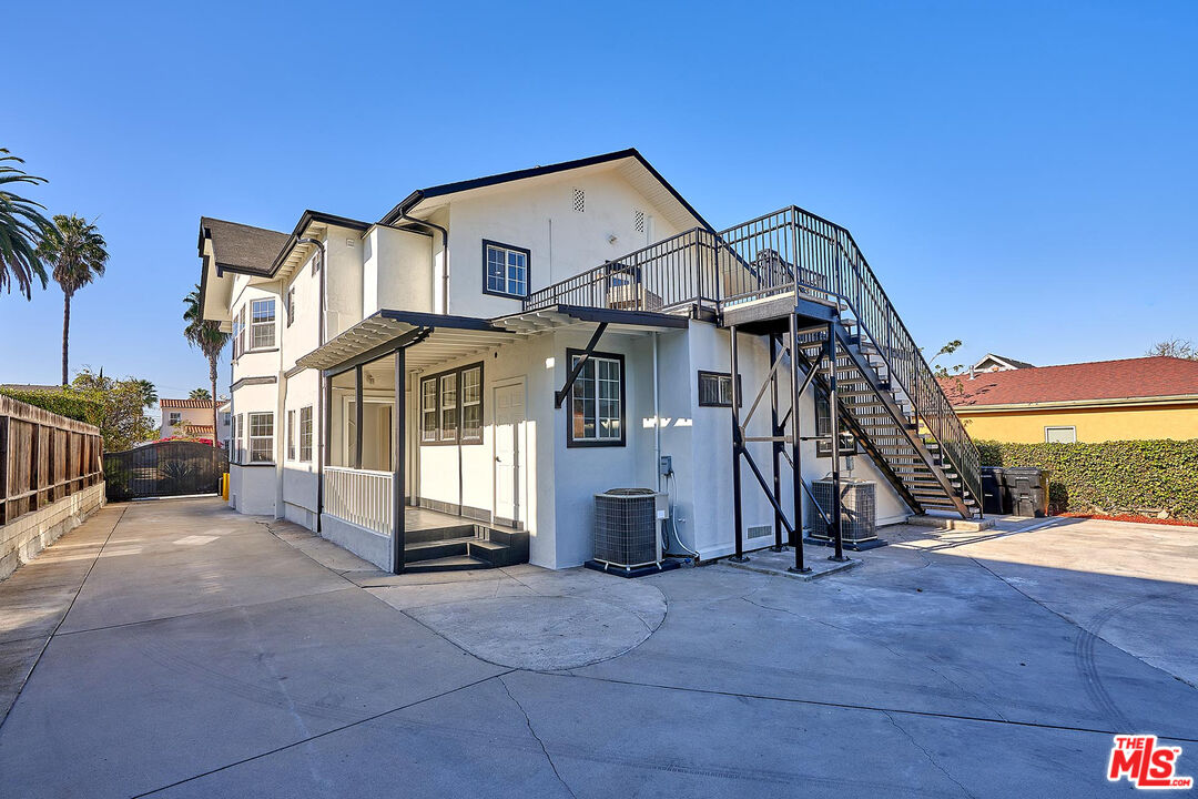 1250 South Windsor Blvd  