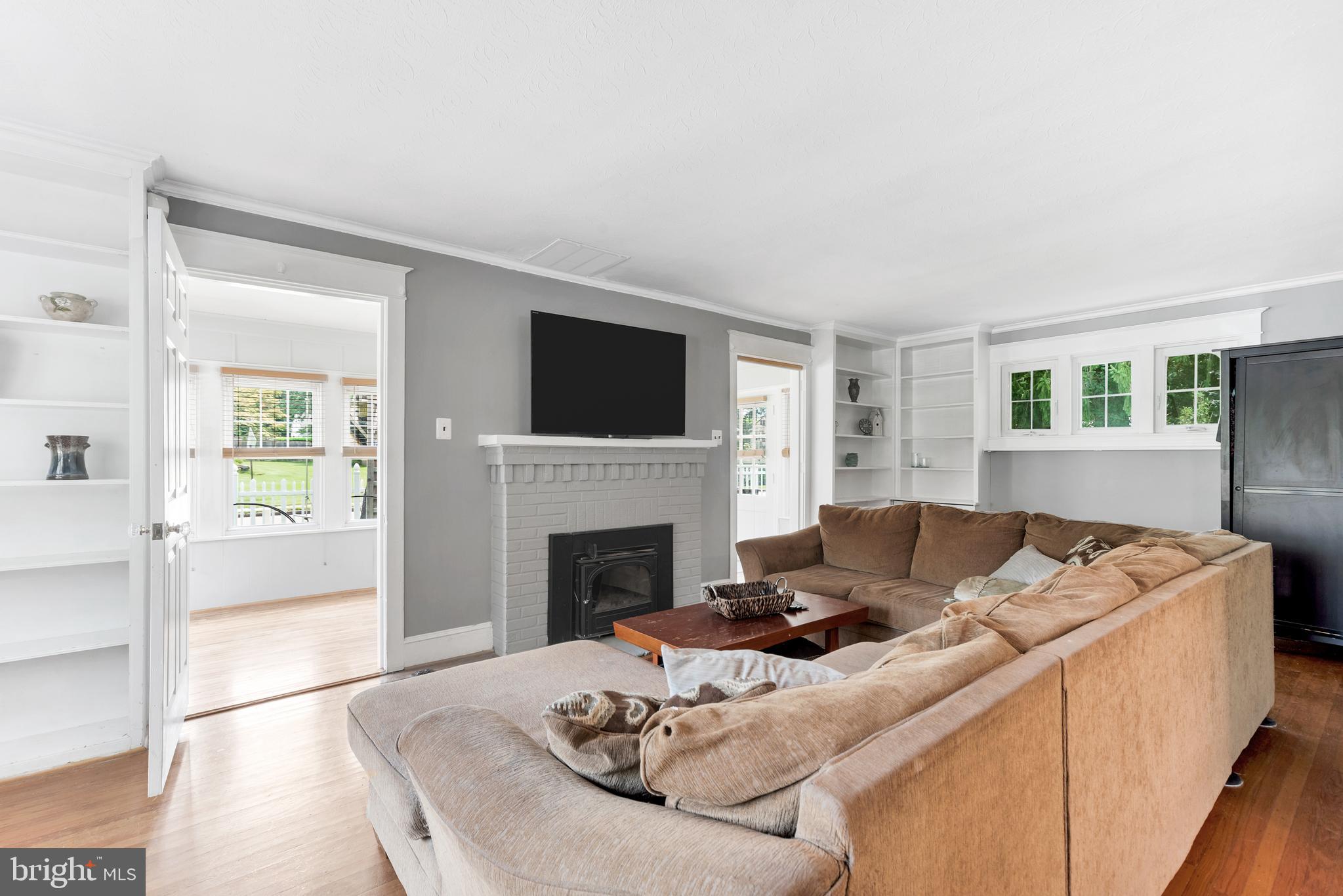8245 Brookside Road Elkins Park, PA 19027 - Photo 5 of 32 Living Room