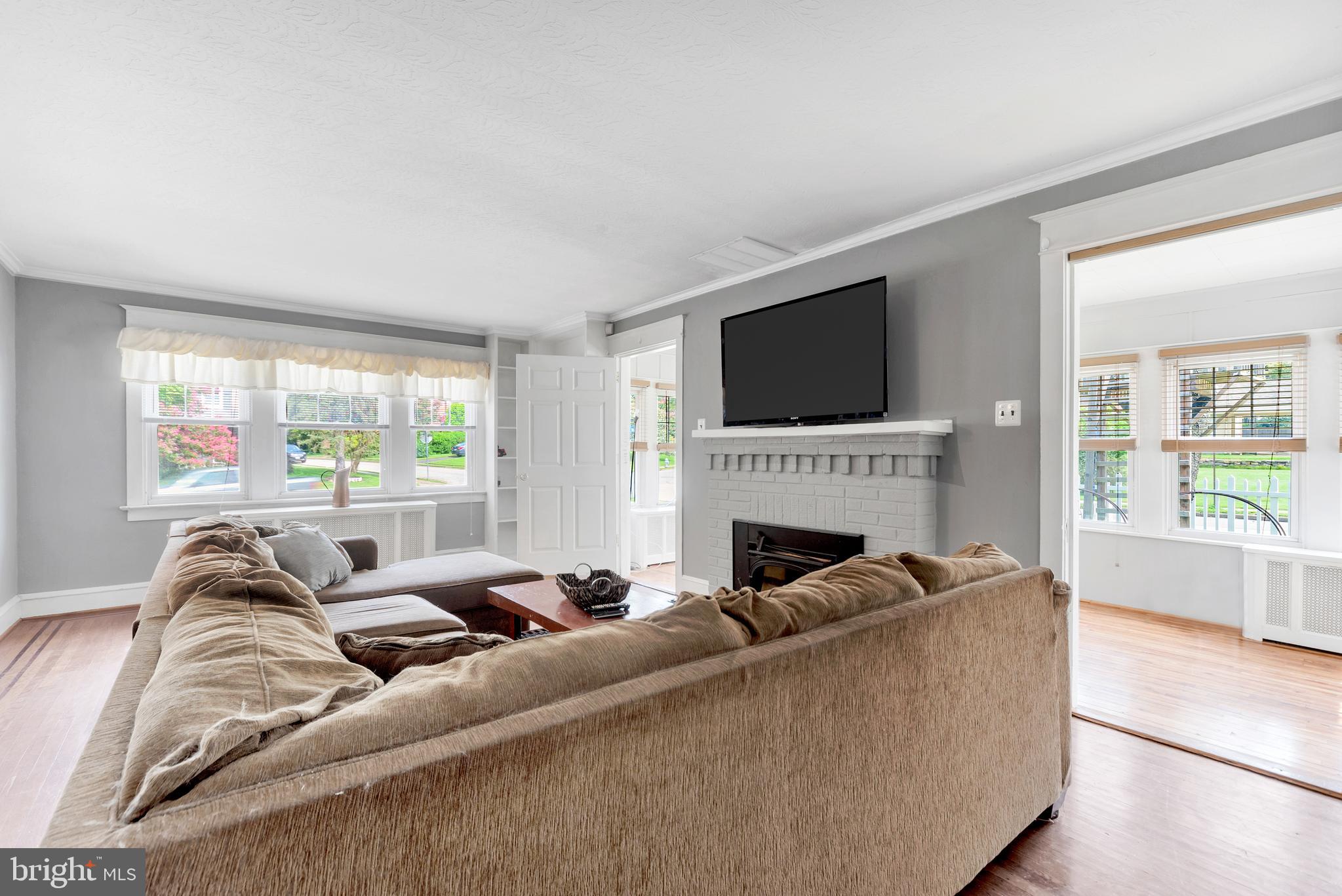 8245 Brookside Road Elkins Park, PA 19027 - Photo 6 of 32 Living Room