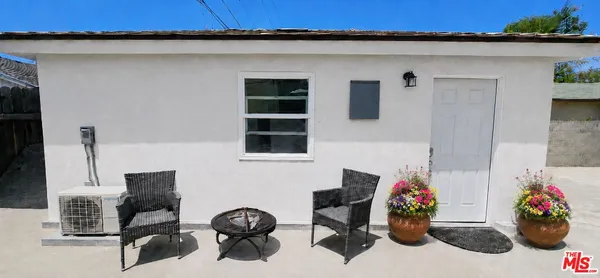 $2,200 | 332 West Ellis Avenue, Unit ADU, Inglewood, CA 90302