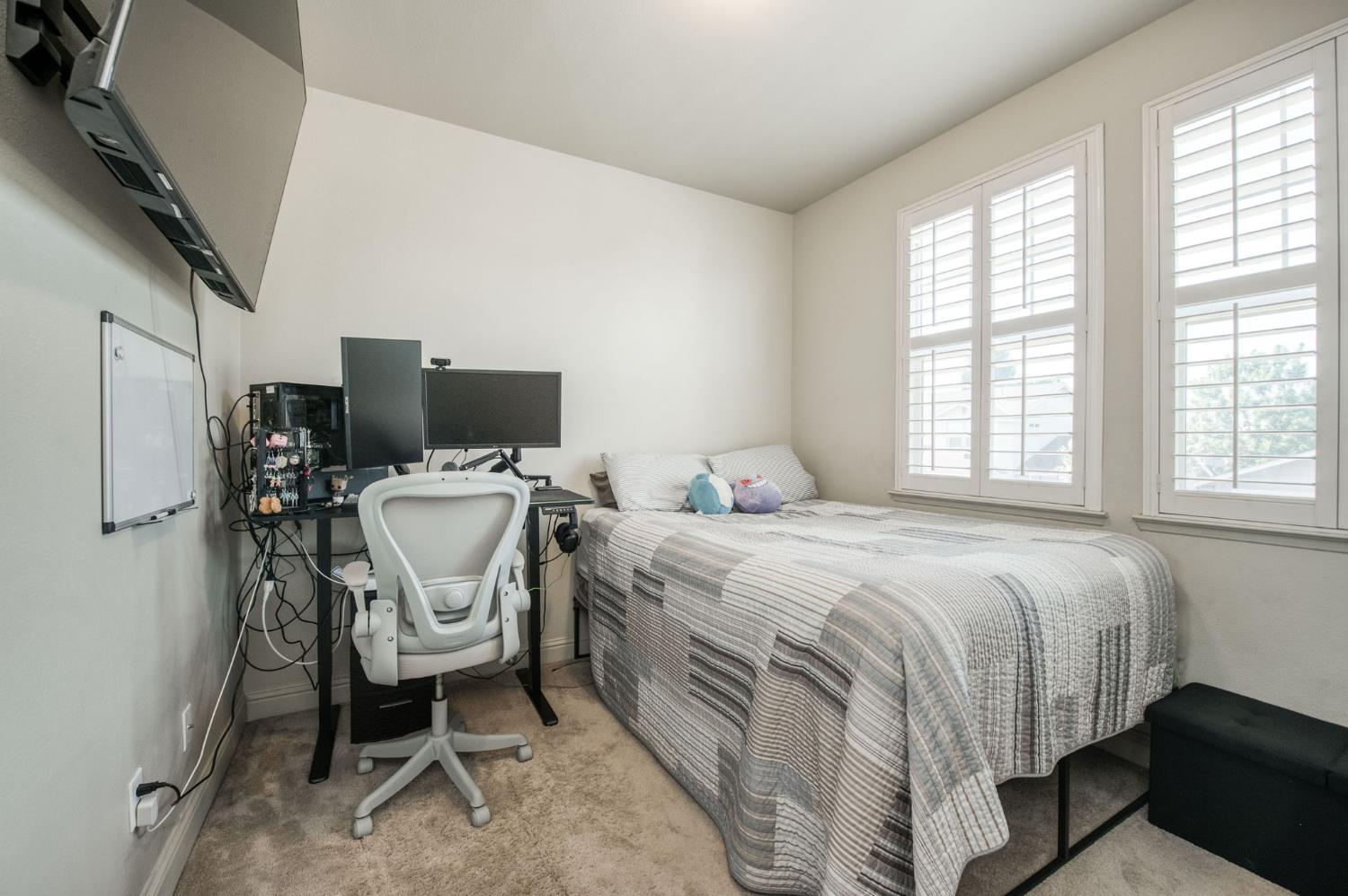 297 West Lilac Avenue Reedley, CA 93654 - Photo 33 of 63
