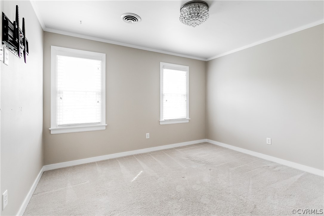 3300 East Weyburn Road Richmond, VA 23235 - Photo 39 of 46 an empty room with a window