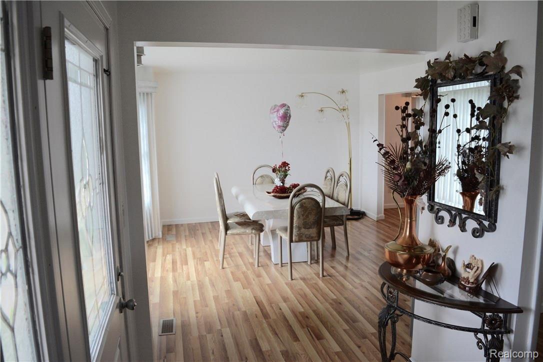 35836 Shell Drive Sterling Heights, MI 48310 - Photo 3 of 19 DSC_0082.jpg