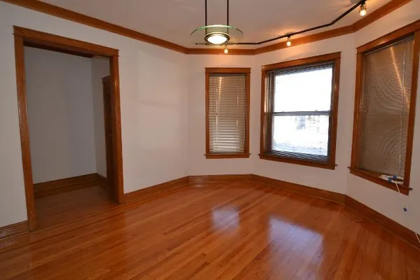 $4,200 | 4118 North Ashland Avenue, Unit 1, Chicago, IL 60613