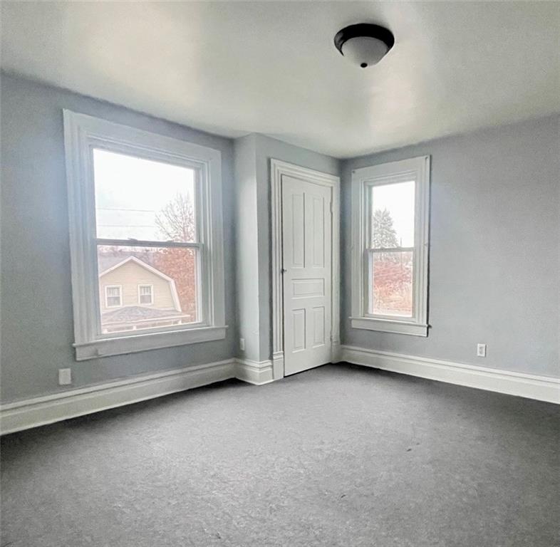 424 Ridge Avenue New Kensington, PA 15068 - Photo 8 of 15 an empty room with a window