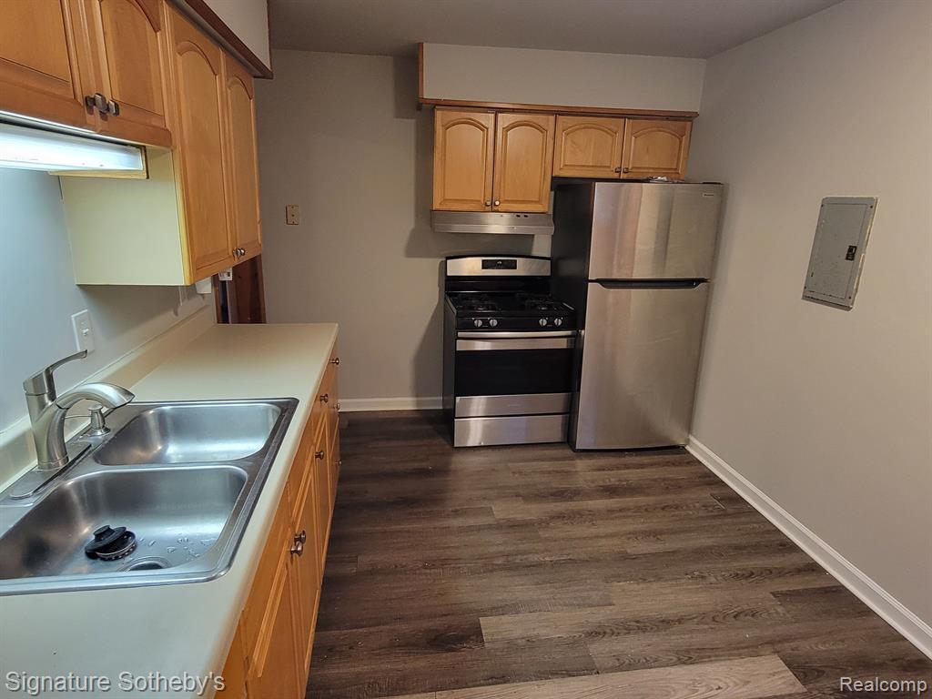 27360 Ridgewood Street Roseville, MI 48066 - Photo 5 of 32