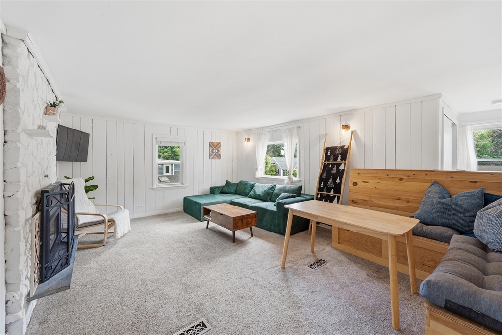 27 Leigh Road Hamilton, MA 01982 - Photo 15 of 40 Gallery Image 15