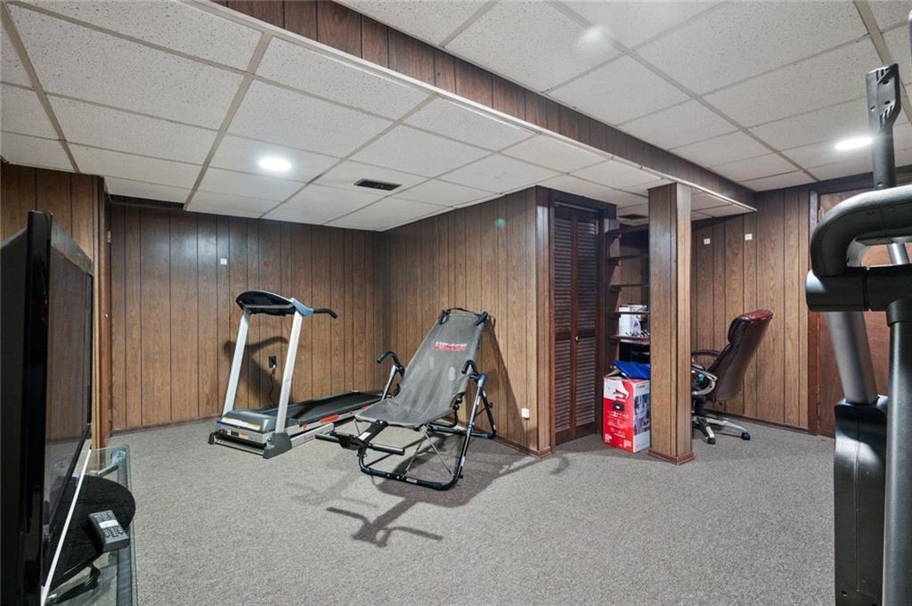 6617 Landview Road Pittsburgh, PA 15217 - Photo 17 of 23 a view of a room with gym equipment