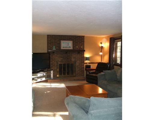 8265 Thompson Run Road Pittsburgh, PA 15237 - Photo 6 of 16 Family Room.