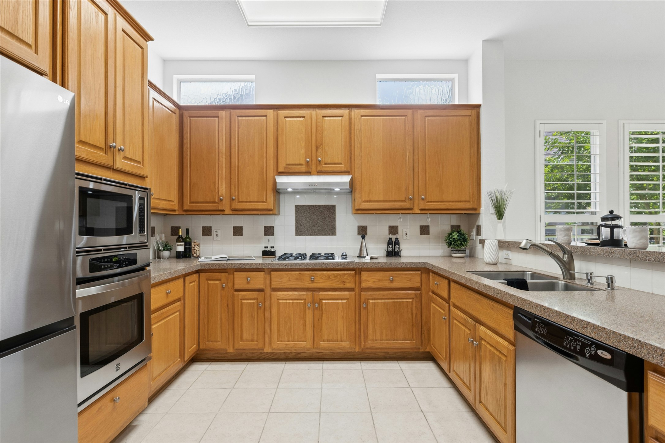 138 Running Water Street Georgetown, TX 78633 - Photo 8 of 36 Kitchen