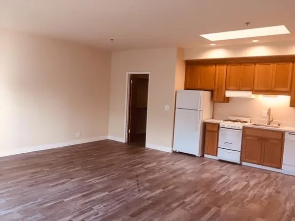 $2,275 | 1047 El Camino Real, Menlo Park, CA 94025