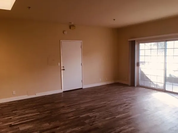 $2,275 | 1047 El Camino Real, Menlo Park, CA 94025