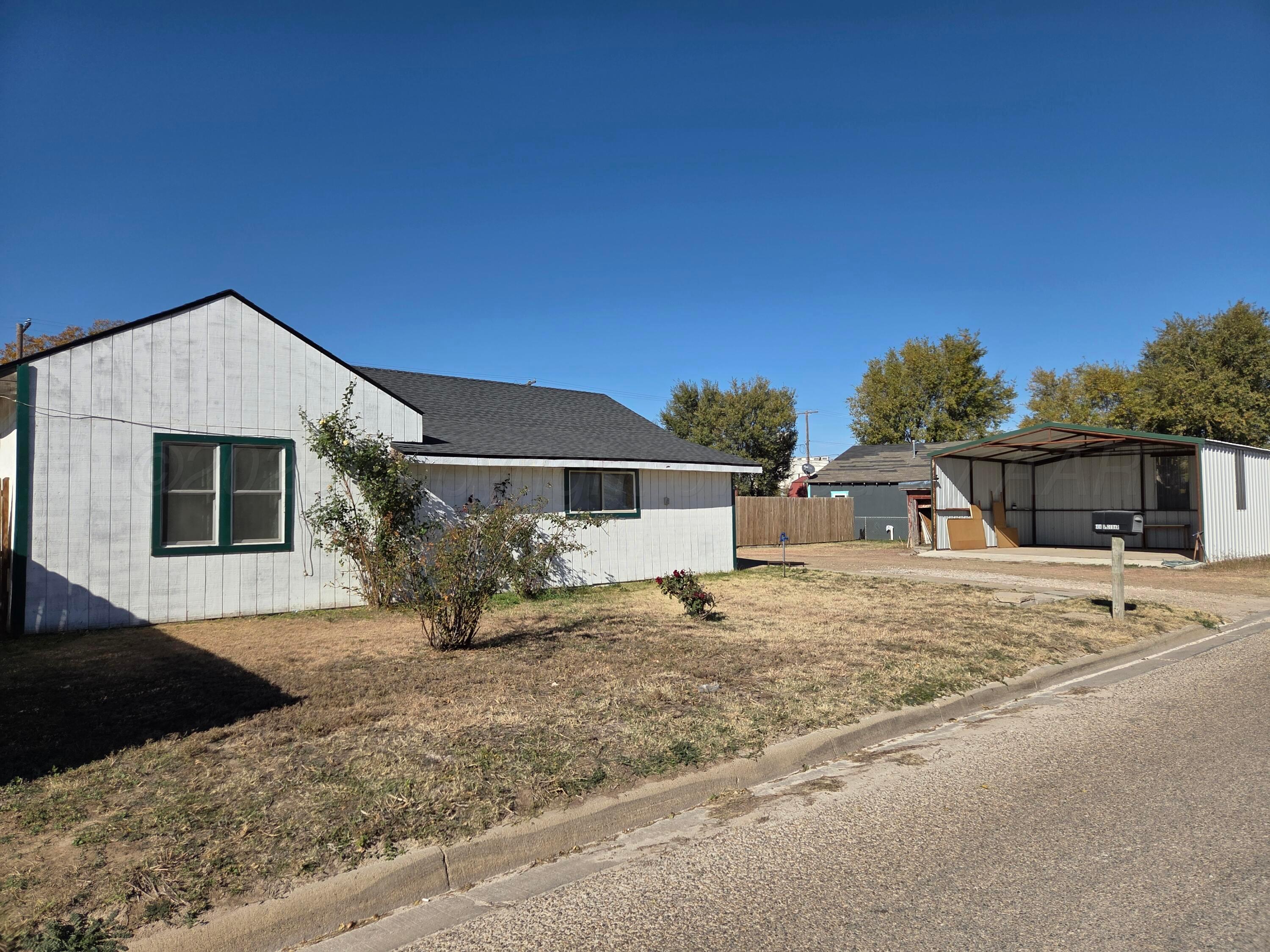 414 South Cedar Street Perryton, TX 79070 - Photo 1 of 47 414 S Cedar St - Sharon Cramer 006