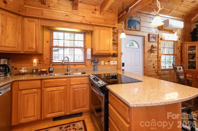 $535,000 | 71 Honeymoon Lane, Maggie Valley, NC 28751