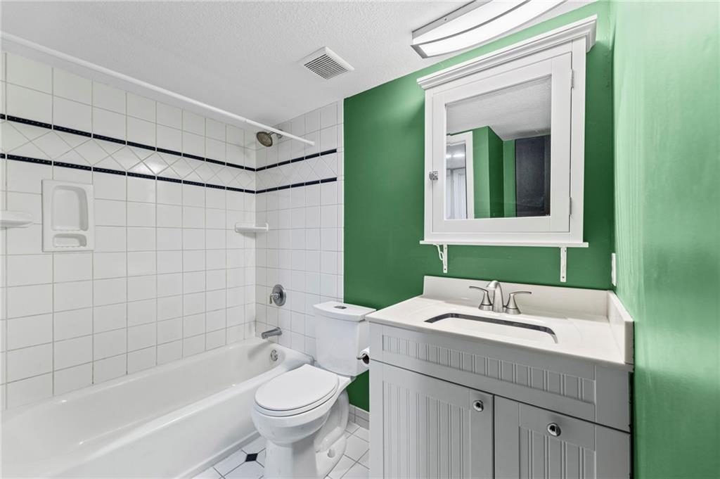 8058 Colony Lane Lenexa, KS 66215 - Photo 23 of 34