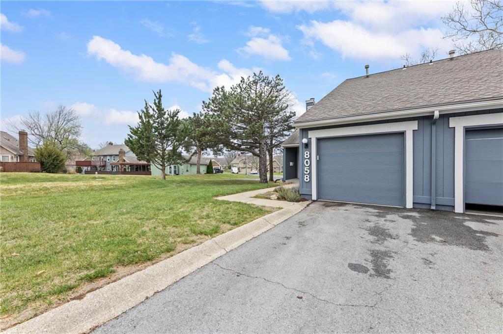 8058 Colony Lane Lenexa, KS 66215 - Photo 29 of 34