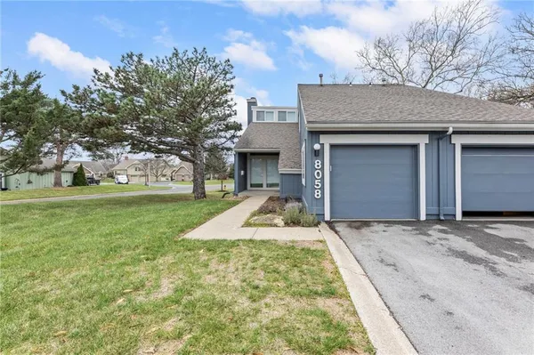 $279,950 | 8058 Colony Lane, Lenexa, KS 66215
