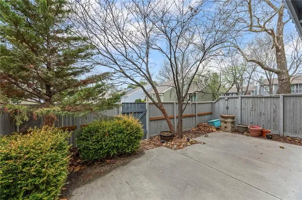 $279,950 | 8058 Colony Lane, Lenexa, KS 66215