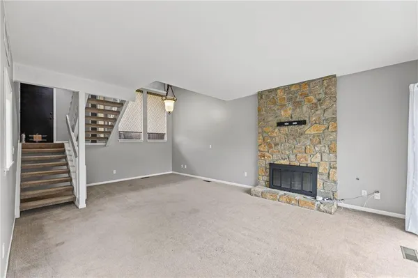 $279,950 | 8058 Colony Lane, Lenexa, KS 66215