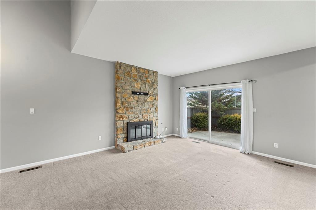 8058 Colony Lane Lenexa, KS 66215 - Photo 6 of 34