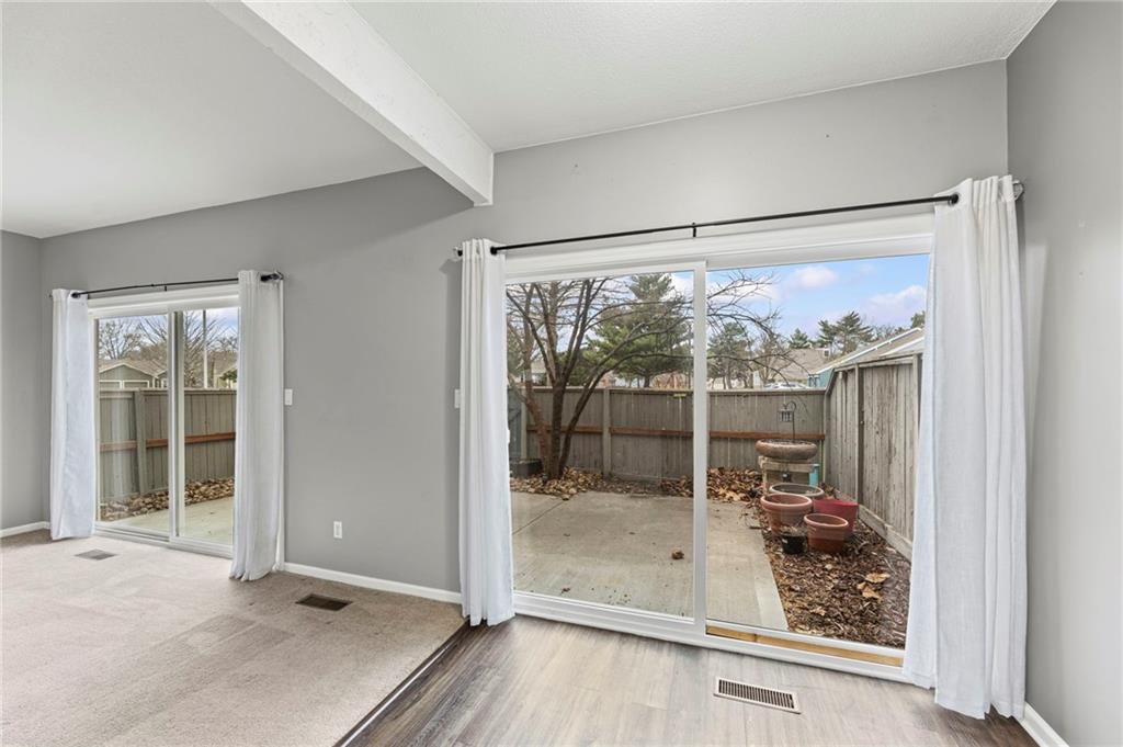 8058 Colony Lane Lenexa, KS 66215 - Photo 9 of 34