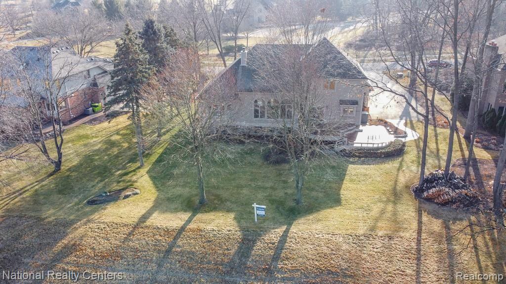 424 Inverness Highland, MI 48357 - Photo 40 of 45 DJI_0149.jpg