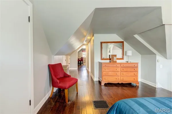 $389,900 | 6555 Mardel Avenue, St. Louis, MO 63109