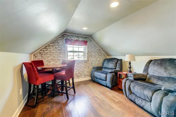 $389,900 | 6555 Mardel Avenue, St. Louis, MO 63109