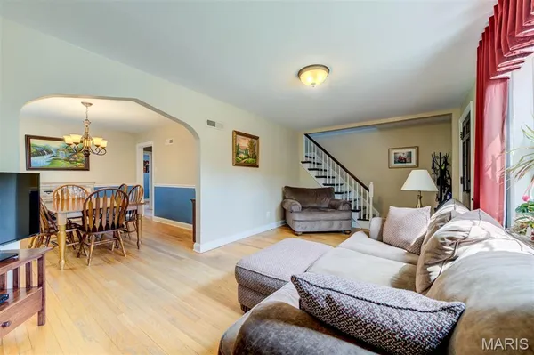 $389,900 | 6555 Mardel Avenue, St. Louis, MO 63109