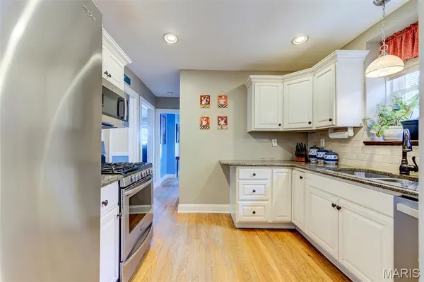 $389,900 | 6555 Mardel Avenue, St. Louis, MO 63109